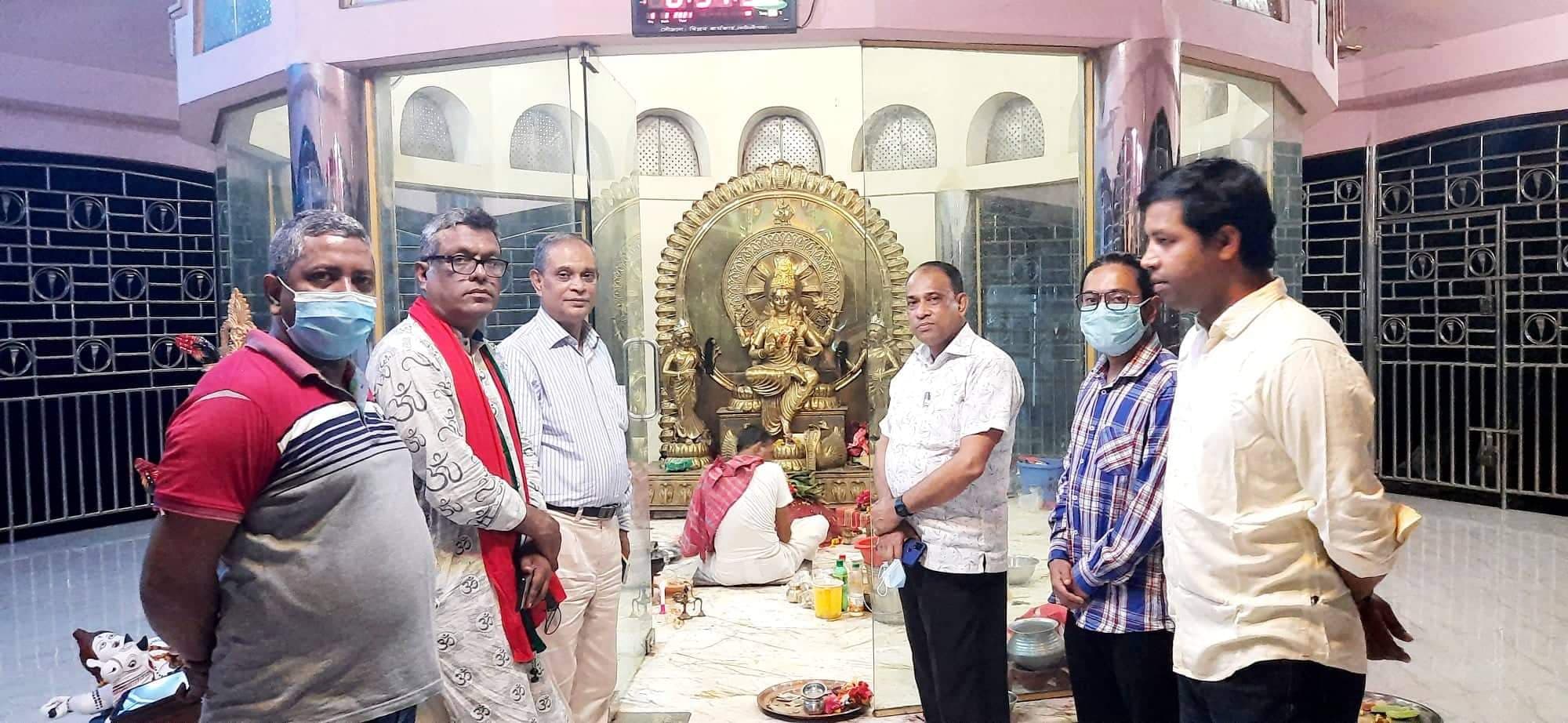 আগৈলঝাড়ায় মনসা মন্দির পরিদর্শনে কেন্দ্রীয় পূজা উদযাপন পরিষদের সভাপতি