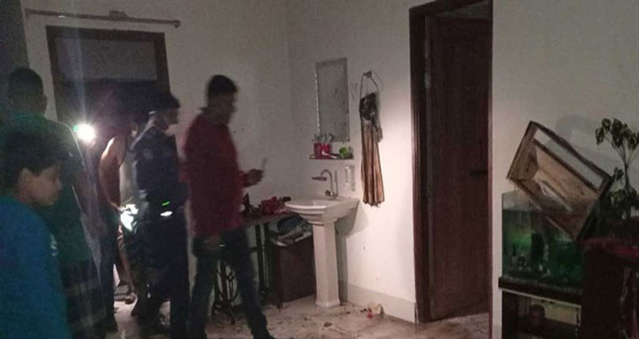 নারায়ণগঞ্জে অগ্নিকাণ্ডে দগ্ধ পরিবারের একজনের মৃত্যু