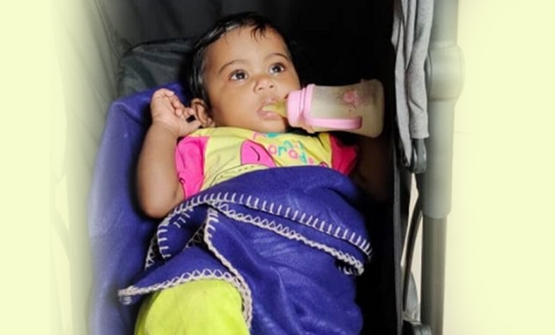 ৮ মাসের শিশুকে বিমানবন্দরে ফেলে গেলেন সৌদিপ্রবাসী নারী!