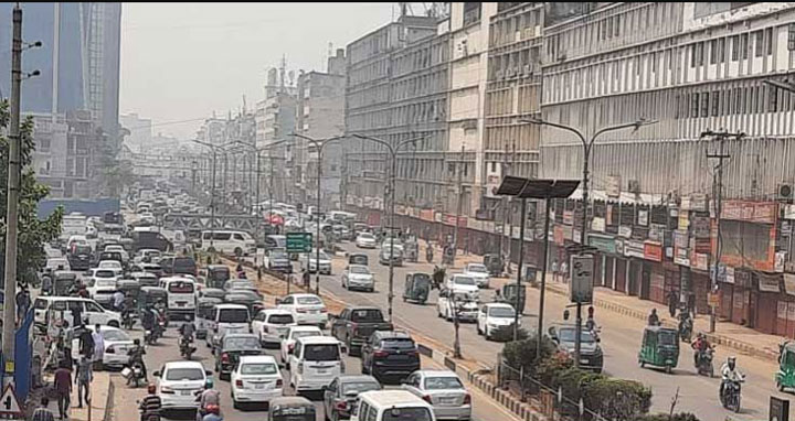 নিষেধাজ্ঞার দ্বিতীয় দিনেও প্রায় স্বাভাবিক জীবনযাত্রা