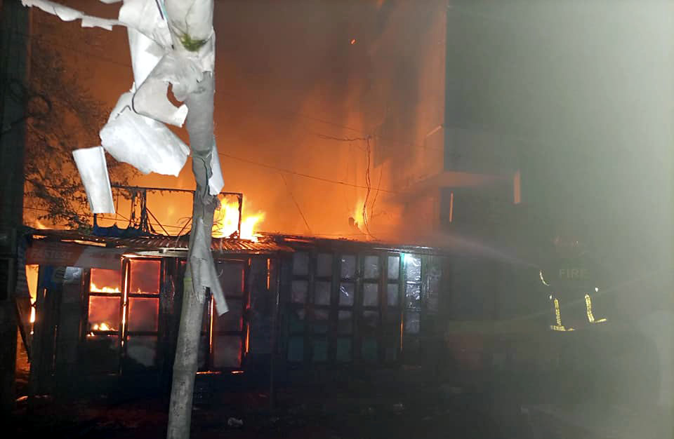 গৌরীপুরে ভয়াবহ অগ্নিকান্ড ১০ লক্ষাধিক টাকার ক্ষয়ক্ষতি