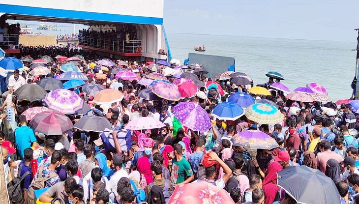 ফেরিতে যাত্রীদের হুড়োহুড়িতে প্রাণ গেল ৫ জনের