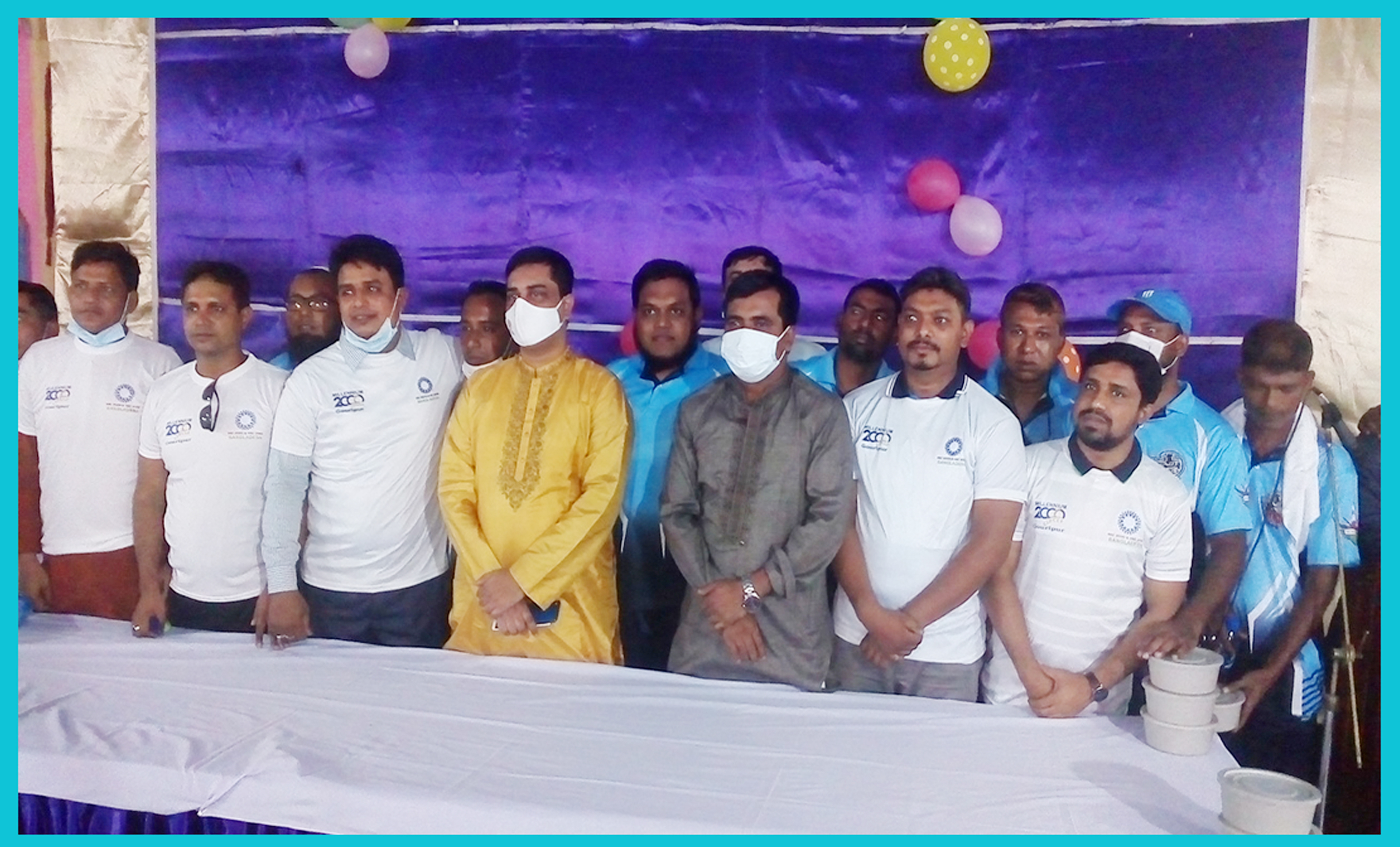 স্বাস্থ্যবিধি মেনে গৌরীপুরে ঈদ আড্ডায় এসএসসি–২০০০ ব্যাচ