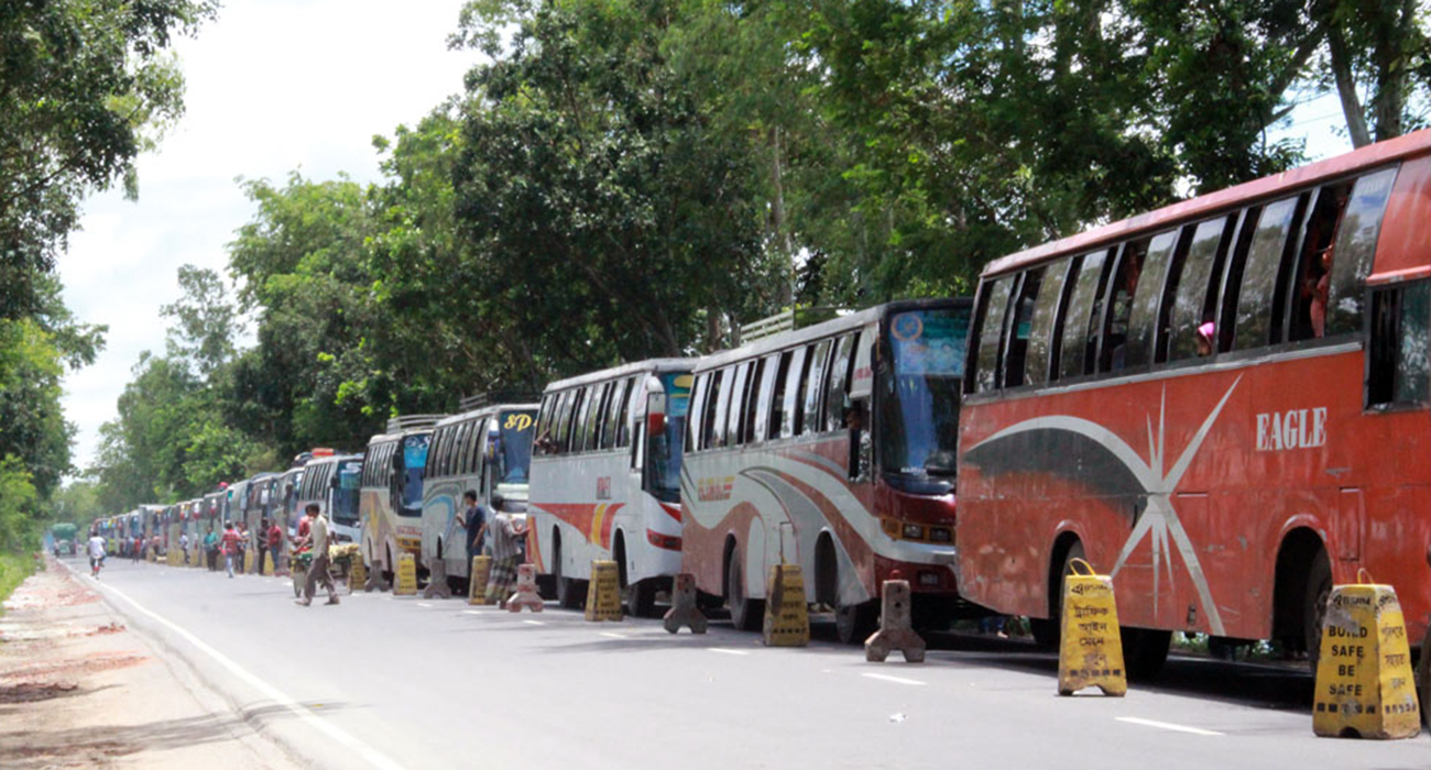 পাটুরিয়া ফেরি ঘাটে দীর্ঘ যানজট