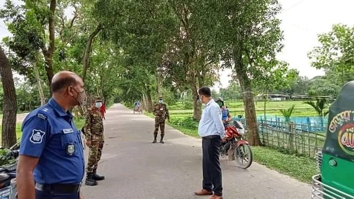 গৌরীপুরে প্রশাসনের সাথে ব্যবসায়ীদের লুকোচুরি