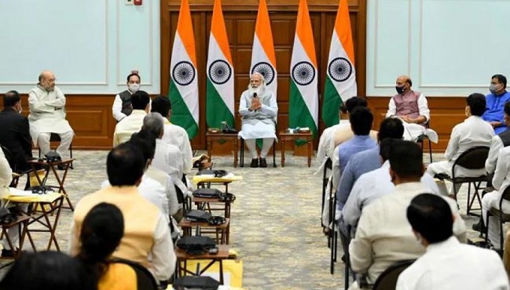 মোদির মন্ত্রিসভায় শপথ নিলেন ৪৩ মন্ত্রী;  প্রাধান্য দেওয়া হয়েছে তারুণ্যকে