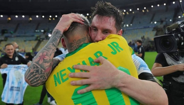 ফুট‌বলের সৌন্দর্য দেখলো বিশ্ব, মেসিকে জ‌ড়িয়ে কাঁদছেন নেইমার