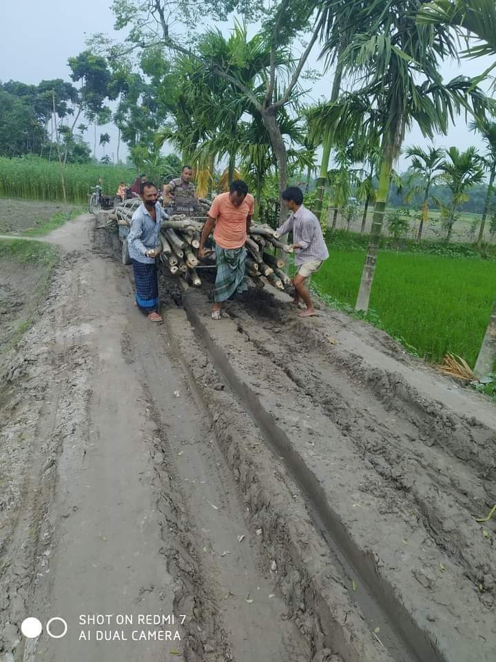 নীলফামারীতে ৯৫% গ্রামীণ রাস্তাগুলোর বেহাল দশা, জনদুর্ভোগ চরমে!