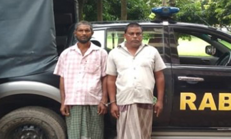 বগুড়ায় নকল স্বর্ণের মূর্তিসহ গ্রেপ্তার ২