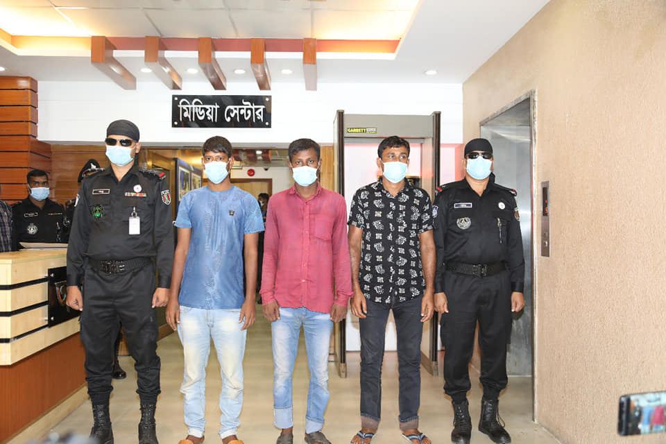 মা-মেয়েকে ভারতে পাচার, কাল্লু-নাগিনসহ ৩জনকে গ্রেফতার করেছে র‍্যাব-৪