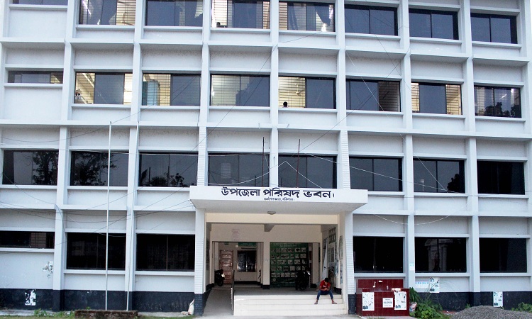 আগৈলঝাড়ায় মা ও প্রতিবন্ধী বোনকে নির্যাতনের পরে খাবার না দেয়ার অভিযোগ  ইউএনও বলছেন ব্যবস্থা নেয়া হবে