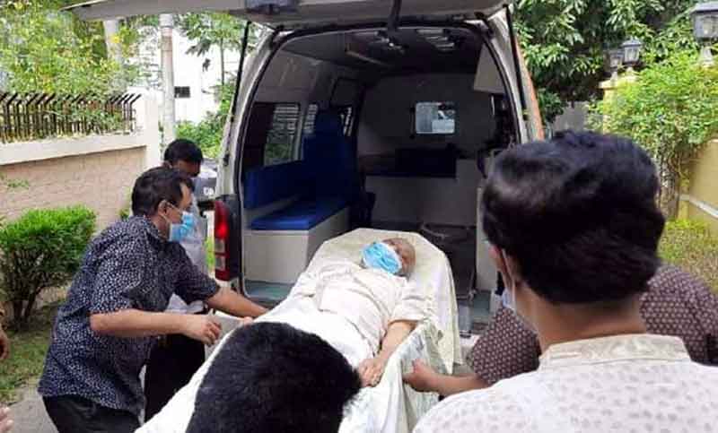 এয়ার অ্যাম্বুলেন্সে ঢাকায় আনা হলো হাসান আজিজুল হককে