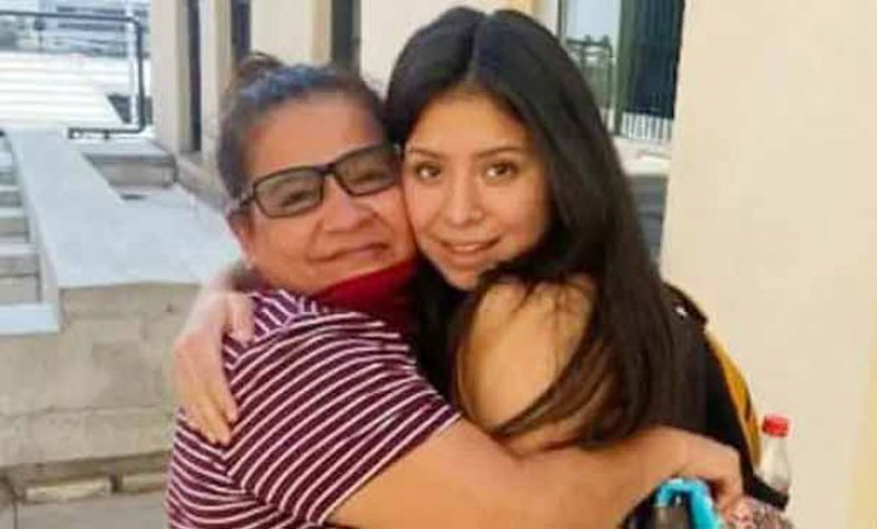 ফেসবুকের মাধ্যমে মাকে খুঁজে পেল ছোটবেলায় অপহৃত মেয়ে