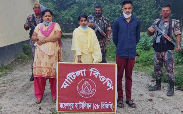 ভারত থেকে অবৈধভাবে বাংলাদেশে আসায়  ঝিনাইদহে গ্রেফতার ৪