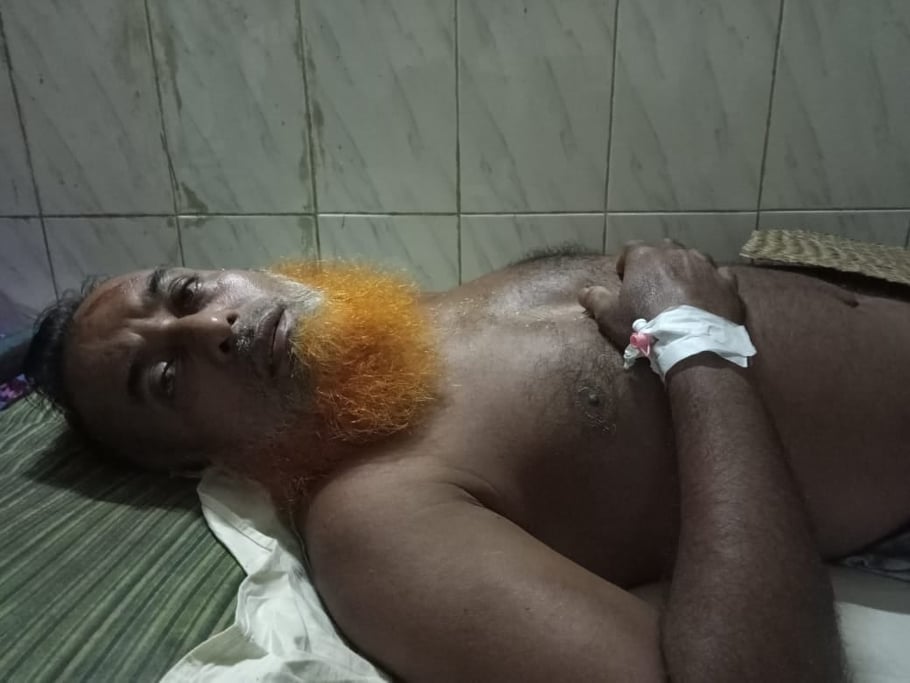 স্বরুপকাঠির গুয়ারেখায় পূর্ব শত্রুতার জের ধরে স্বামী স্ত্রীর উপর হামলা