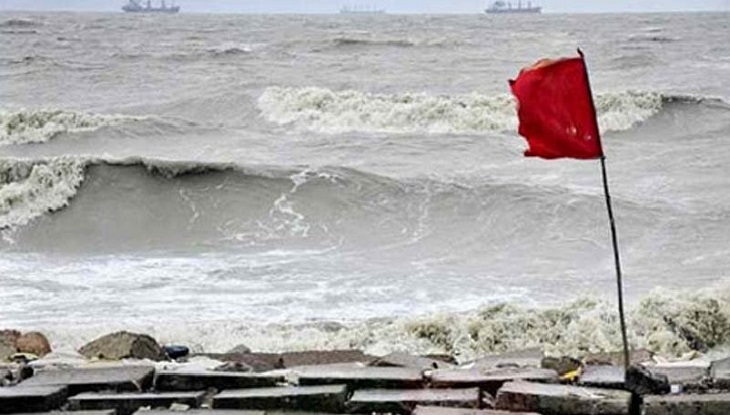 সমুদ্রবন্দরে ৩ নম্বর সতর্কতা সংকেত