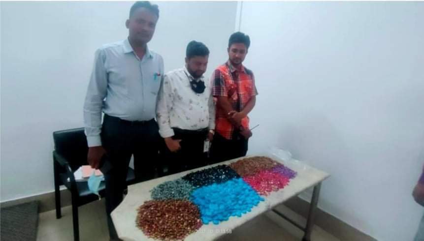 বেনাপোলে ৯ লক্ষ টাকার ভারতীয় মুল্যবান পাথর জব্দ 