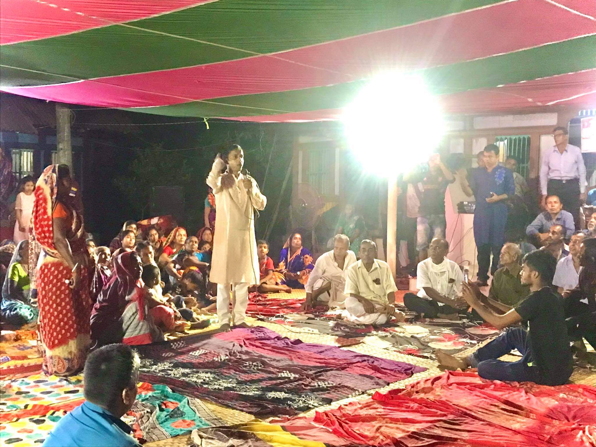 ইউপি নির্বাচনকে সামনে রেখে মেম্বর প্রার্থী  হৃদয় রায় প্রদীপের সমার্থনে উঠান বৈঠক