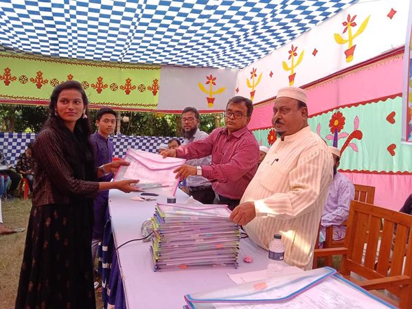 ইসমানির চর উচ্চ বিদ্যালয়ে এসএসসি পরীক্ষার্থীদের বিদায় সংবর্ধনা অনুষ্ঠিত