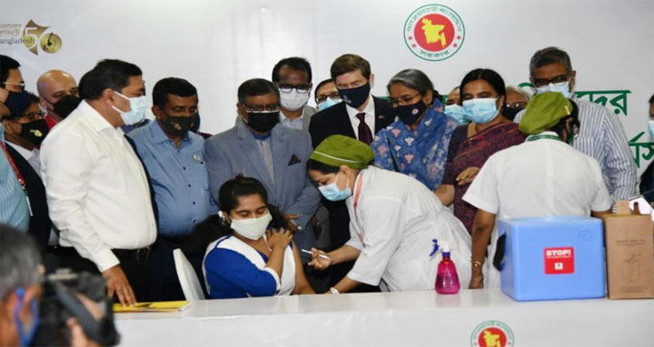 আজ থেকে যে ৮ স্কুলে টিকা পাবে রাজধানীর শিক্ষার্থীরা