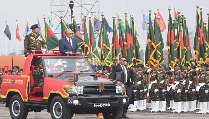 সুবর্ণজয়ন্তীর কুচকাওয়াজে রাষ্ট্রপতি-প্রধানমন্ত্রী, যোগ দিলেন রামনাথ কোবিন্দ