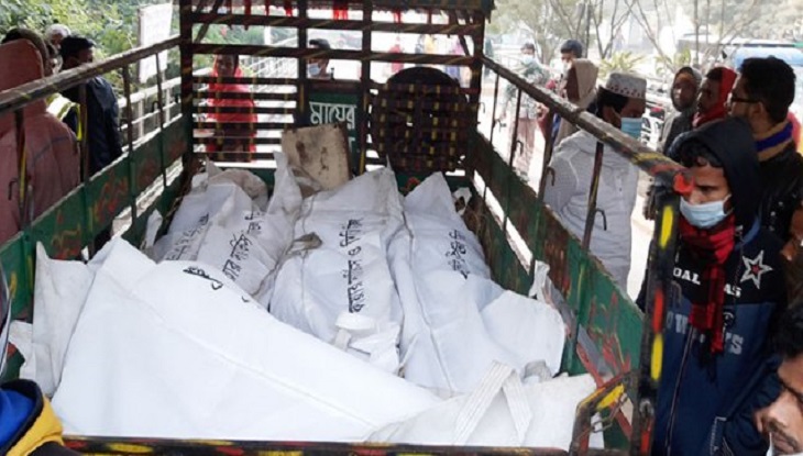 কুষ্টিয়ায় ট্রাকের ধাক্কায় প্রাণ গেল ৪ জনের