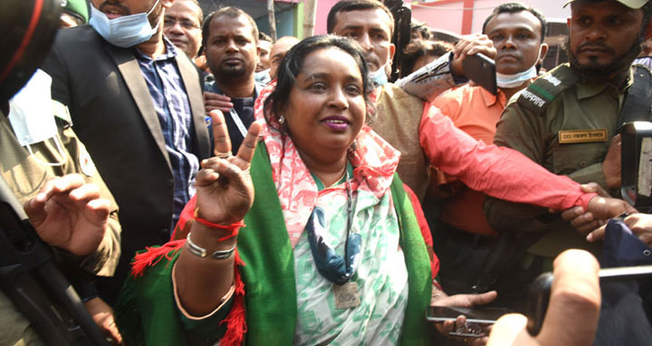 শপথ নিলেন নাসিক মেয়র আইভী