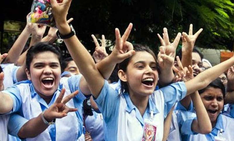 পাসের হার ও জিপিএ-৫ প্রাপ্তিতে এগিয়ে মেয়েরা