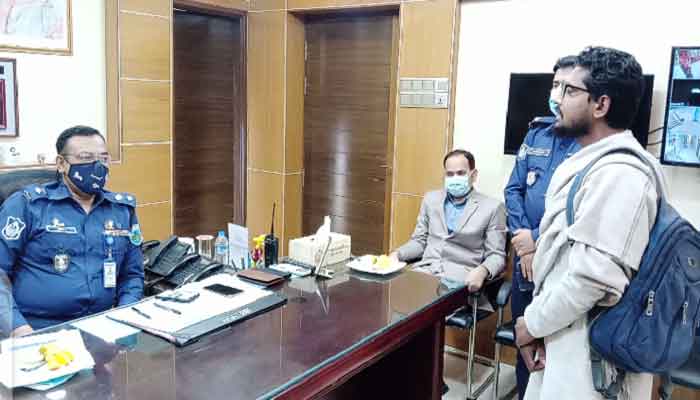 চাকরি পাচ্ছেন ‘ভাতের বিনিময়ে পড়াতে চাওয়া’ সেই যুবক