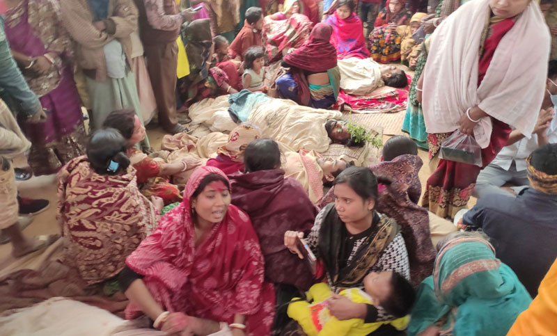 চকরিয়ায় পিকআপ ভ্যানের চাপায় ৪ ভাই নিহত