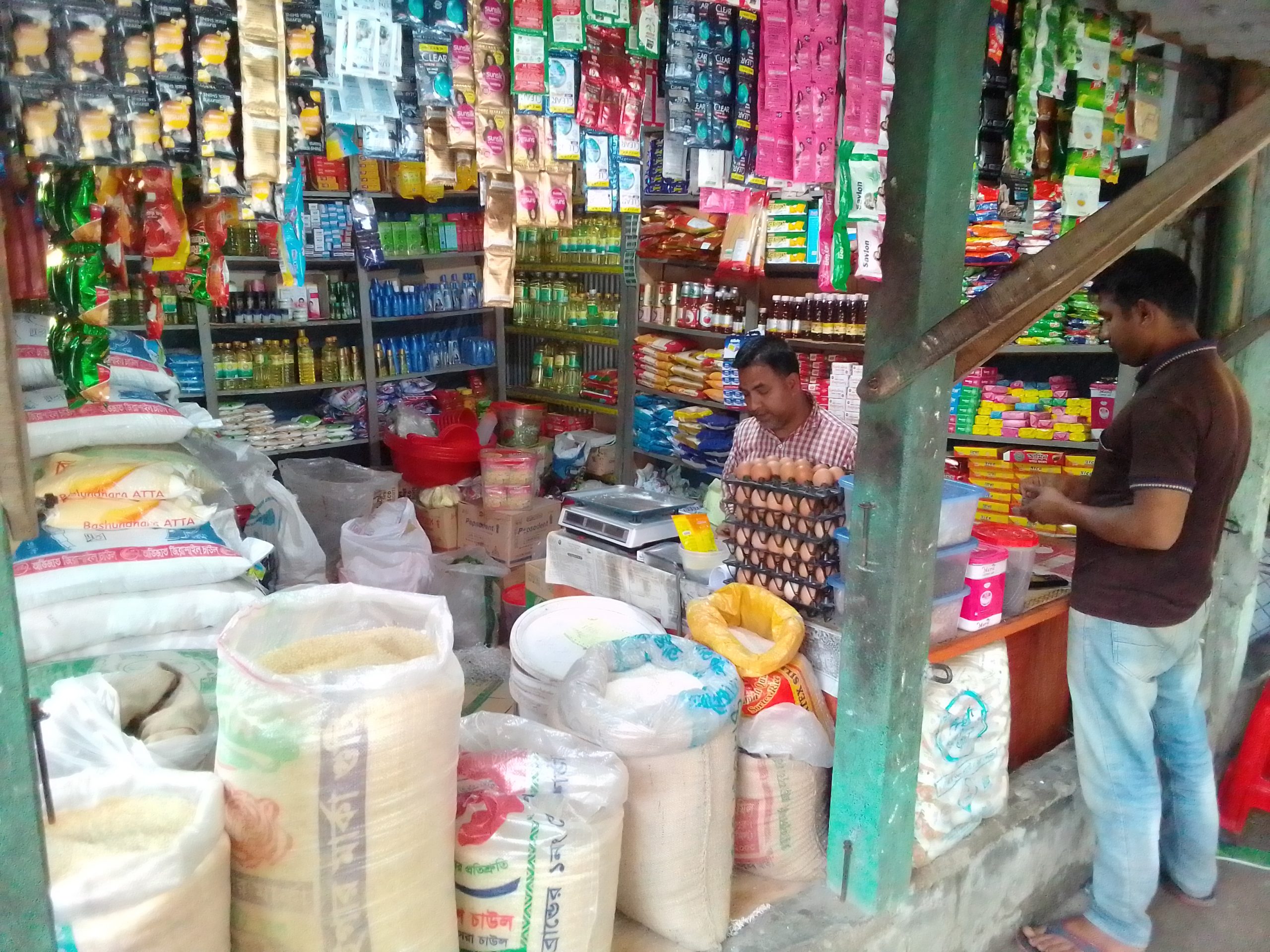 ডিমলায় লাগামহীন বাজারে দিশেহারা সাধারণ মানুষ