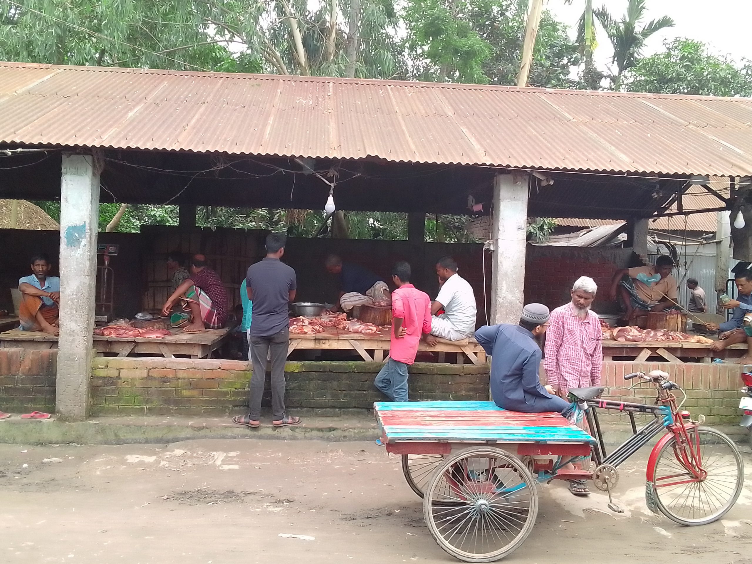 ডিমলায় গরুর মাংসের দাম এখনও চড়া