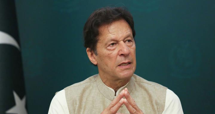 অনাস্থা ভোটে হেরে ইমরানের বিদায়