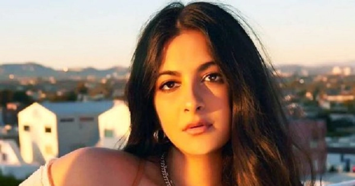 মোহময়ী রূপে ধরা দিলেন অনিল-কন্যা রিয়া কপূর