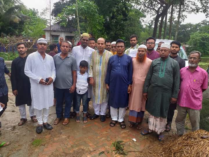 স্বাচিপের মহাসচিব ডা:এম এ আজিজ জনগণের পাশে