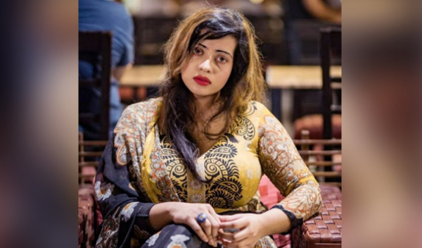 ঘর বাঁধলেন আলোচিত মডেল সানাই, পাত্র ব্যাংকার