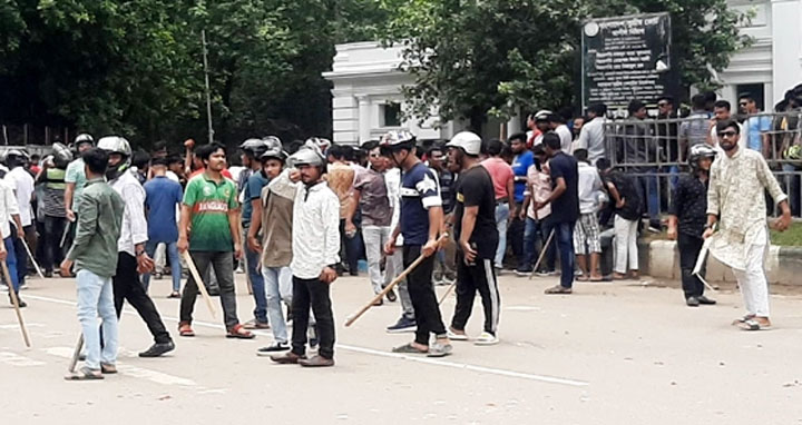 ঢাবিতে ফের ছাত্রলীগ-ছাত্রদল সংঘর্ষ