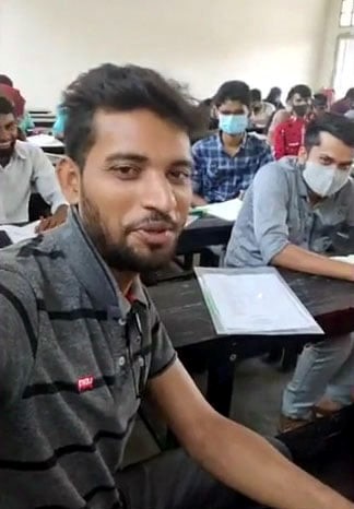 পরীক্ষার হলে লাইভ করা সেই ছাত্রলীগ নেতা ফলাফলে বহিষ্কার