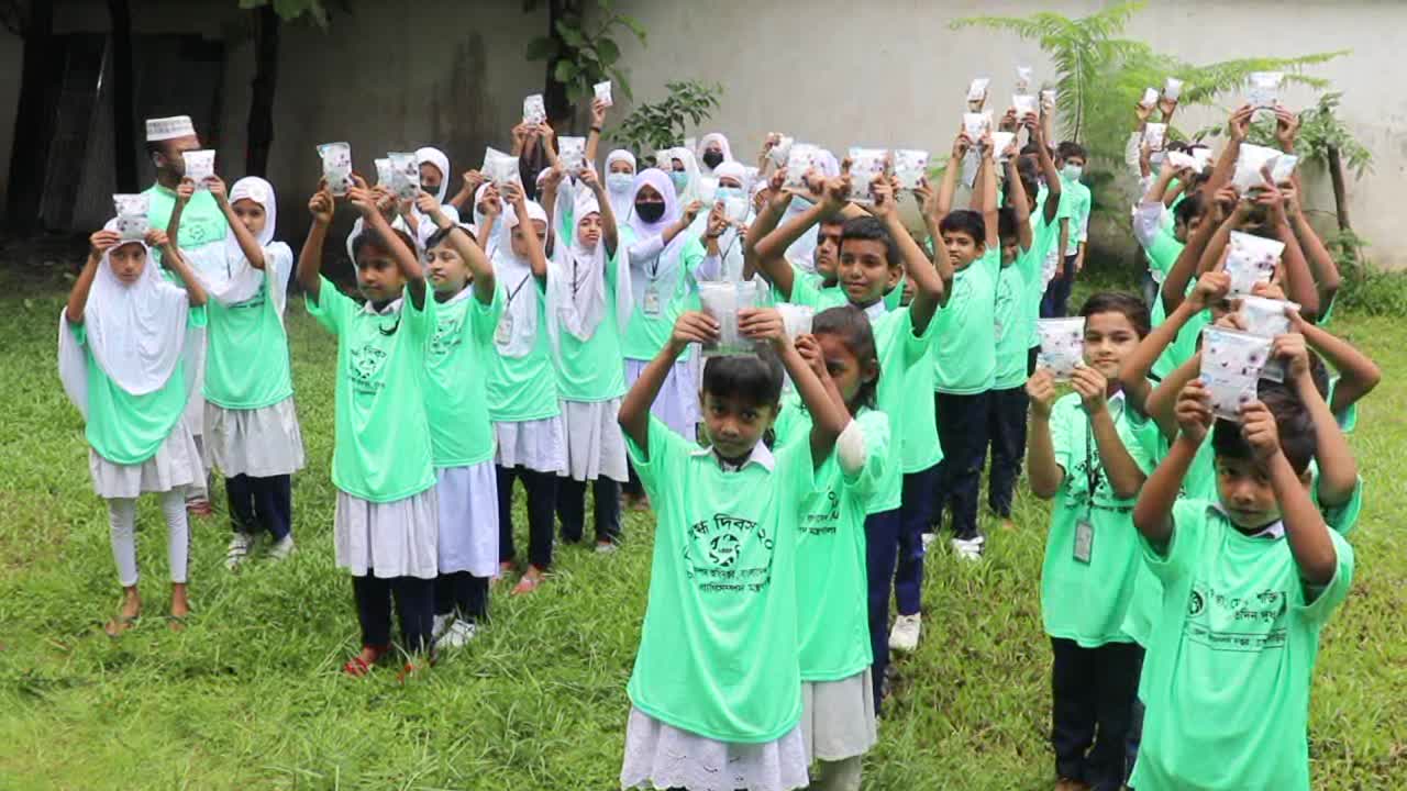 বিশ্ব দুগ্ধ দিবস ও জাতীয় দুগ্ধ সপ্তাহ উপলক্ষে ব্রাহ্মণবাড়িয়ায় বিভিন্ন বিদ্যালয়ে দুগ্ধ বিতরণ