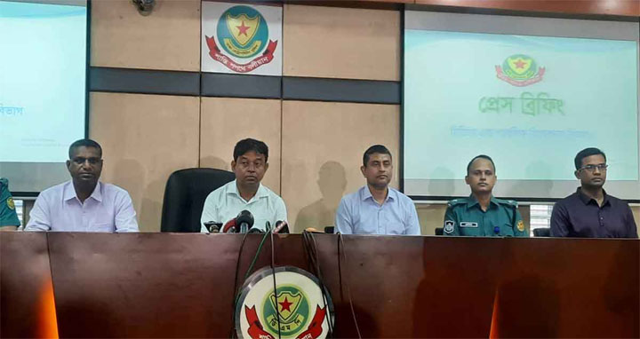 ডলার মজুত করলে ব্যবস্থা : ডিবি