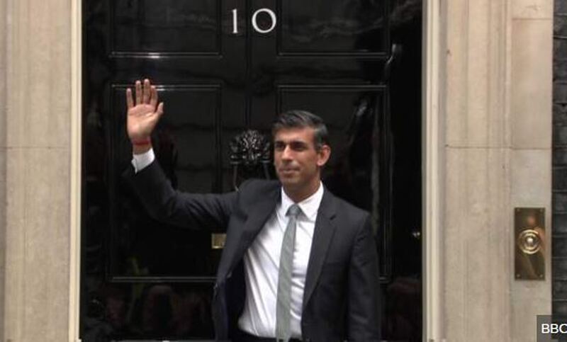 ব্রিটেনের নতুন প্রধানমন্ত্রী হিসেবে দায়িত্ব নিলেন ঋষি সুনাক