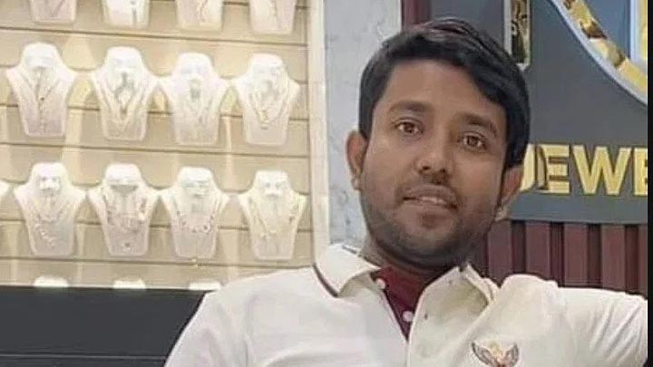 ইন্টারপোল রেড নোটিশ পেয়ে আরাভ খানের ‘খোলা চিঠি’