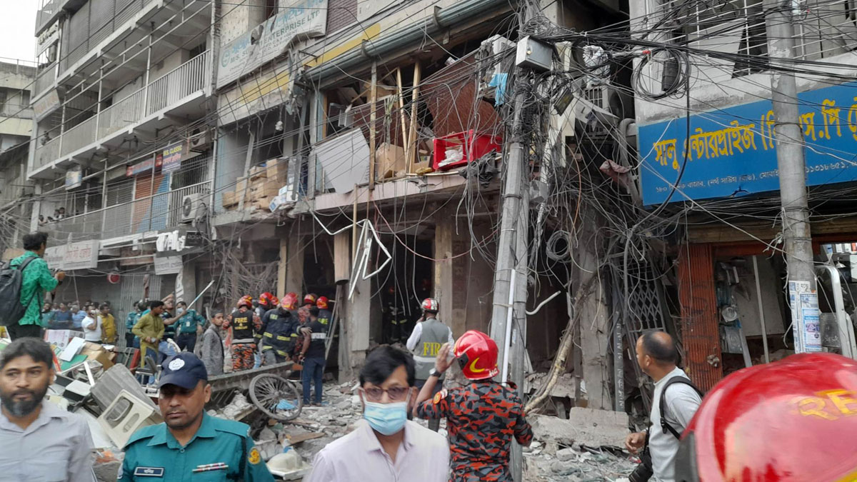 গুলিস্তানে বিস্ফোরণে নিখোঁজ মেহেদির লাশ উদ্ধার, আপাতত উদ্ধারকাজ স্থগিত