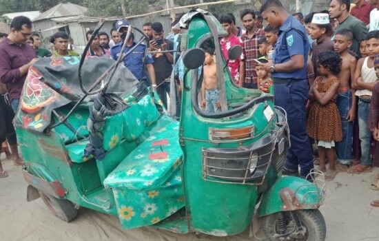 গাইবান্ধায় সড়ক দুর্ঘটনায় নিহত ৪