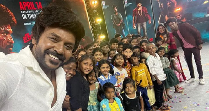 ১৫০ শিশুকে দত্তক নিলেন অভিনেতা রাঘব লরেন্স