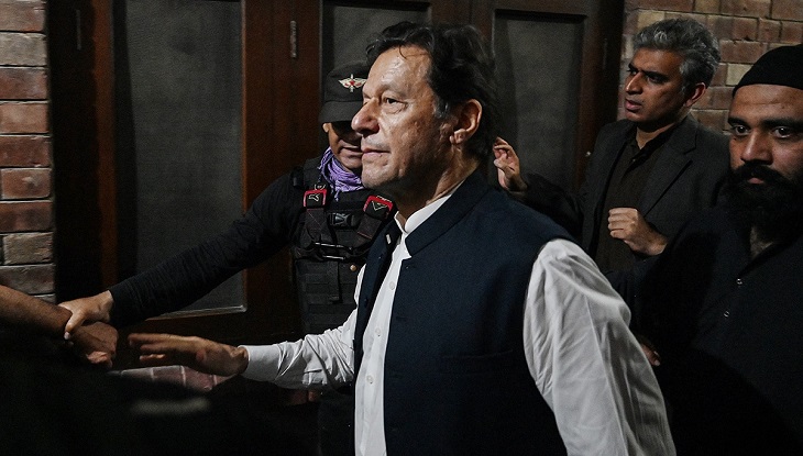 রায় ঘোষণার পরপরই ইমরান খান গ্রেপ্তার