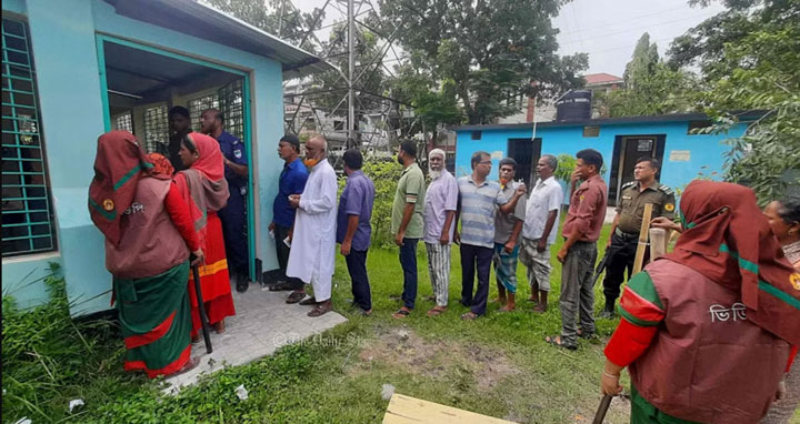 খুলনা ও বরিশাল সিটির ভোটগ্রহণ চলছে