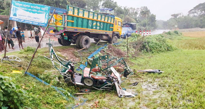 জামালপুরে অটোরিকশায় ট্রাকের ধাক্কায় নিহত ৪, আহত আরও তিনজন