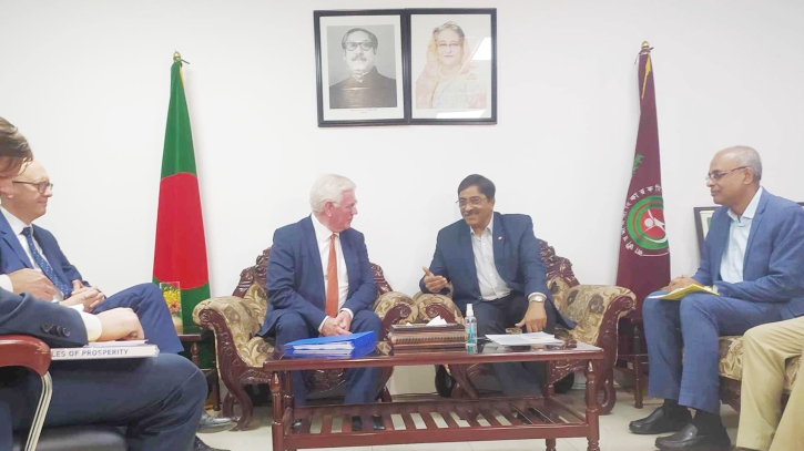 মানবাধিকার পরিস্থিতি ও গণমাধ্যমের স্বাধীনতা নিয়ে উদ্বিগ্ন ইইউ: গিলমোর