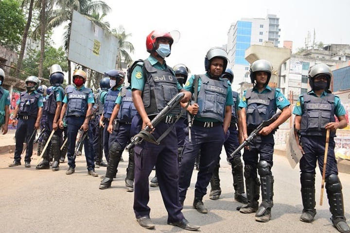 রাজধানীর প্রবেশমুখগুলোতে বিপুলসংখ্যক পুলিশ মোতায়েন